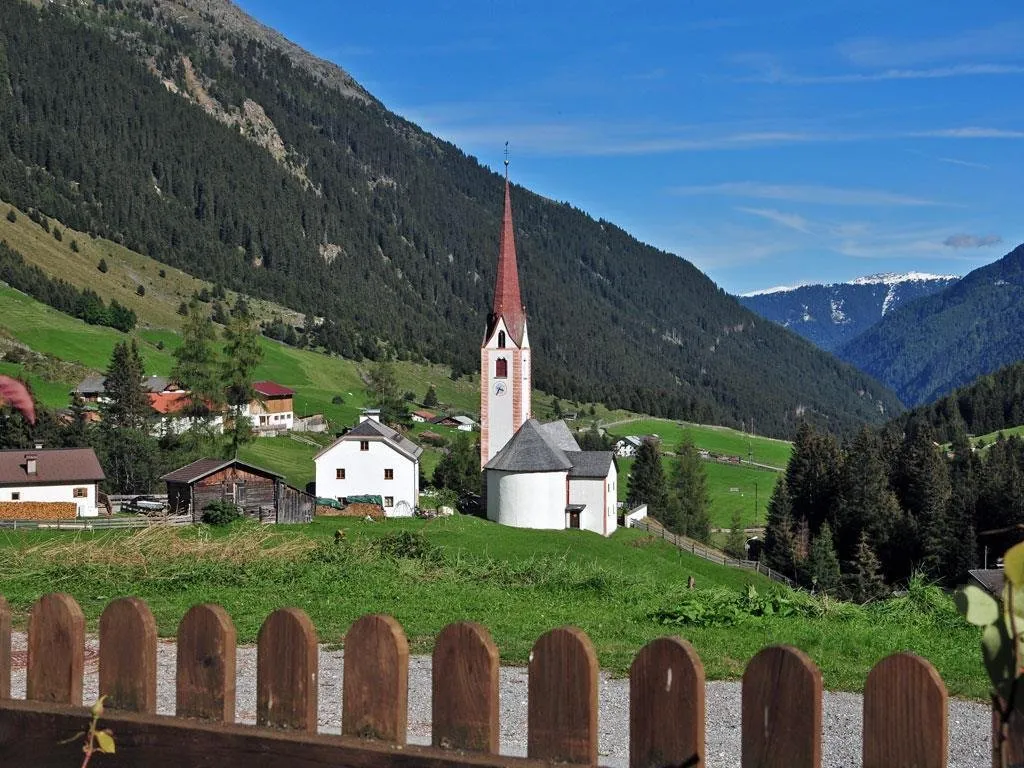 Kirche-Sommer.jpg