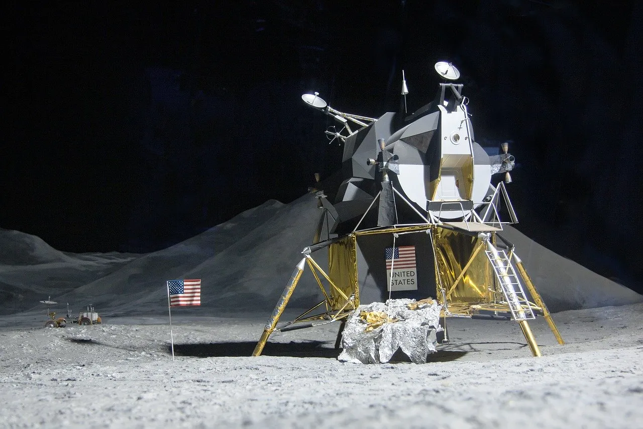 Moon-Landing-Lunar-Module-Eagle-Space-Travel-193761.jpg