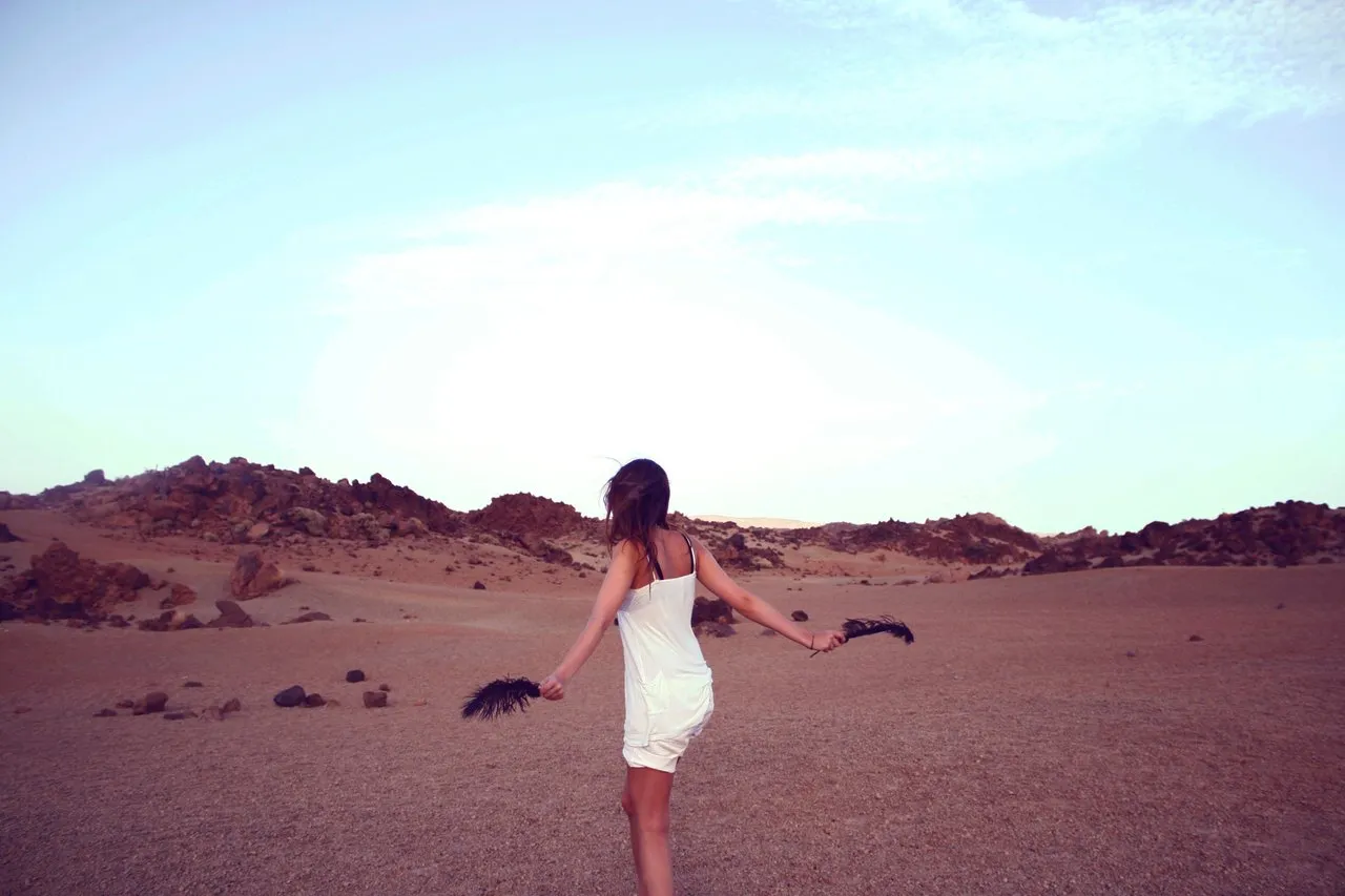 beach-landscape-sea-sand-horizon-girl-362-pxhere.com.jpg