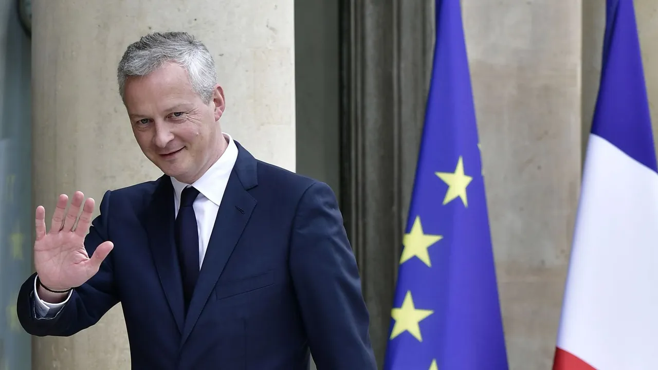 le-ministre-de-l-economie-bruno-le-maire-a-l-elysee-avant-le-premier-conseil-des-ministres-du-gouvernement-le-18-mai-2017_5882155.jpg