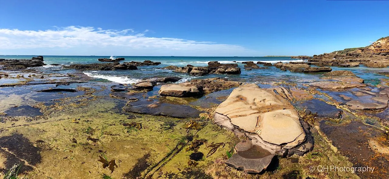 Rocks at Caves Beach