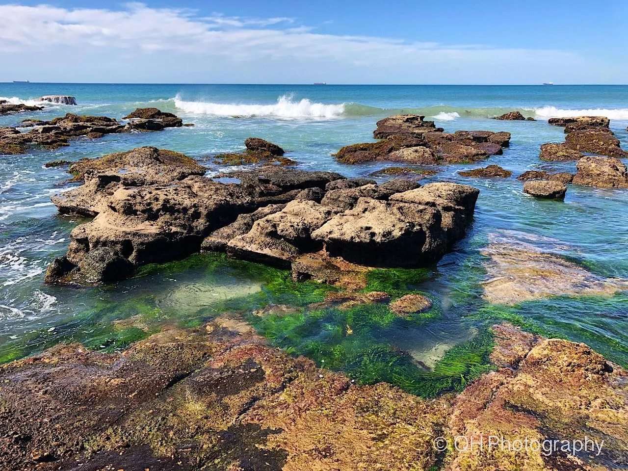 Magical rocks at Caves Beach