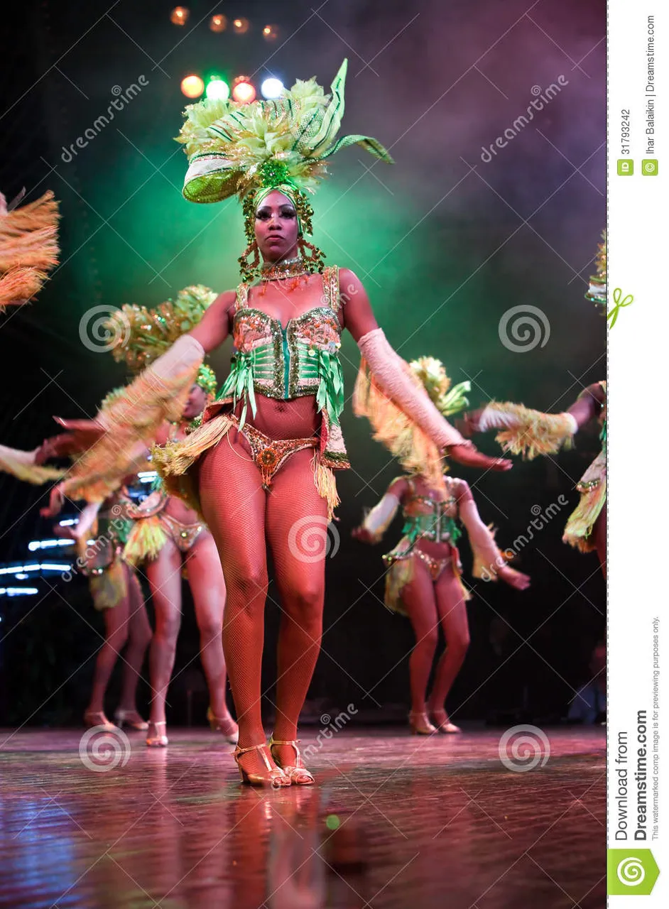 dancers-beautiful-dresses-performed-tropicana-may-havana-cuba-formed-cabaret-performance-31793242.jpg