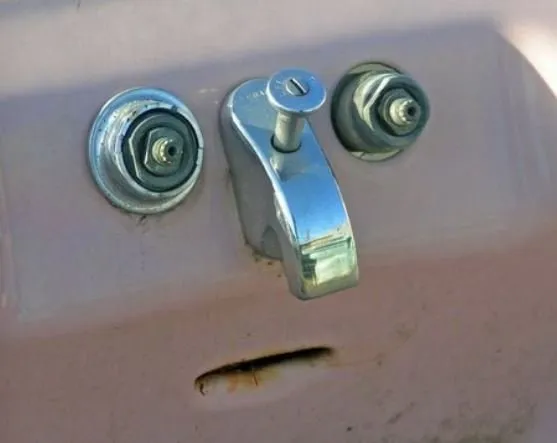 Faucet Face