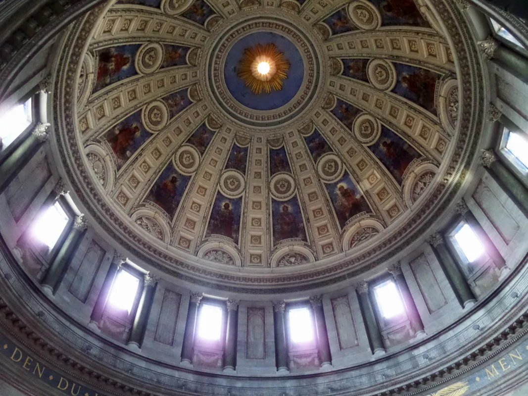 Friederik's Kirke dome interior