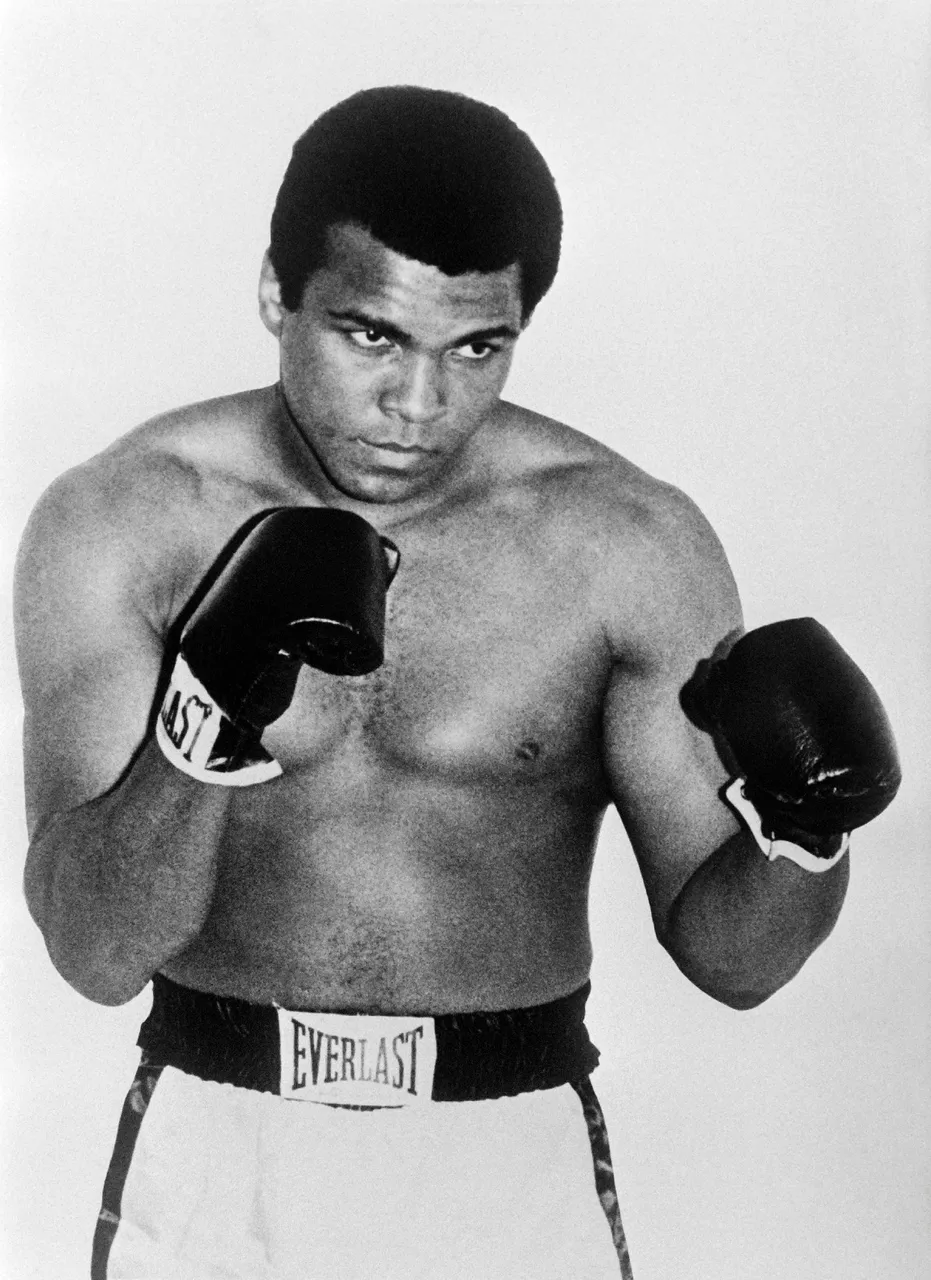 La-legende-boxe-Mohamed-Ali-photo-datee-annees-60_1_1400_1924.jpg