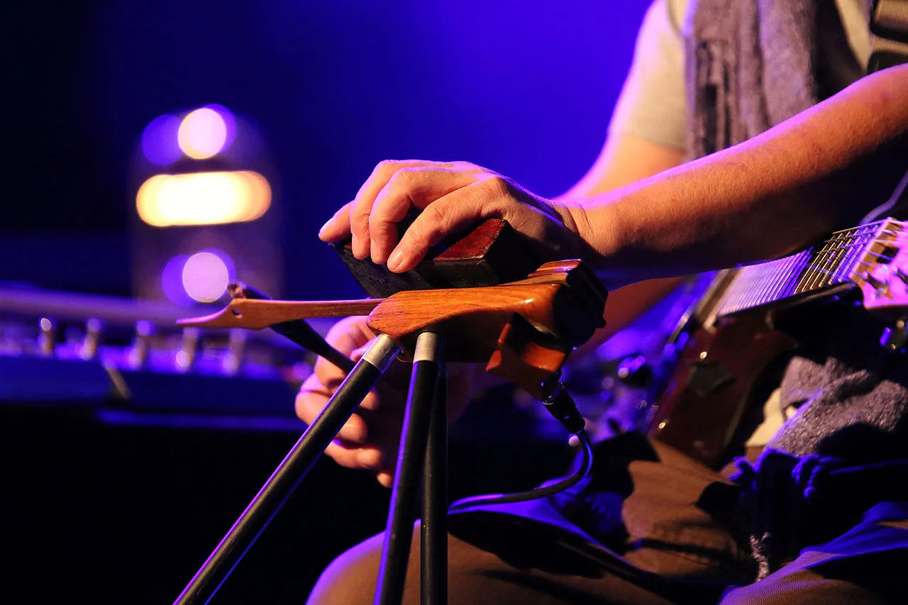Deutsches_Jazzfestival_2015_-_Hope_-_Kazuhisa_Uchihashi_-_03.jpg