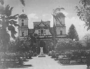 iglesia-y-plaza.jpg