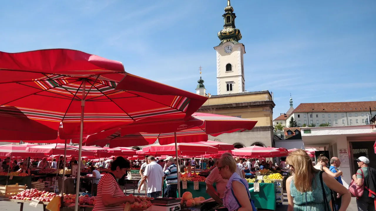 zagreb market.jpg