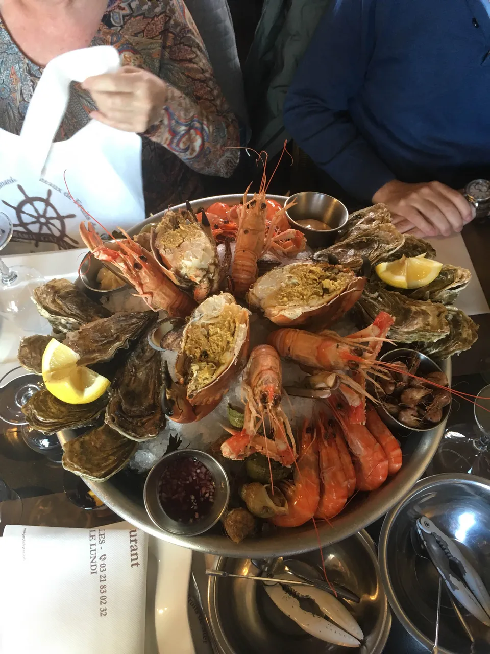 https://d1vof77qrk4l5q.cloudfront.net/img/pele23-the-best-seafood-ever-pvvbidmd-1552166260213.jpg