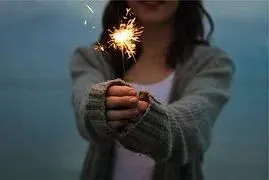 sparkler_677774_180.jpg