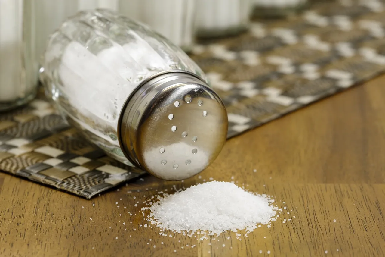 salt-g96cc37e21_1920.jpg
