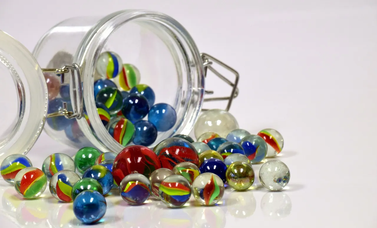 marbles-3070512_1920.jpg