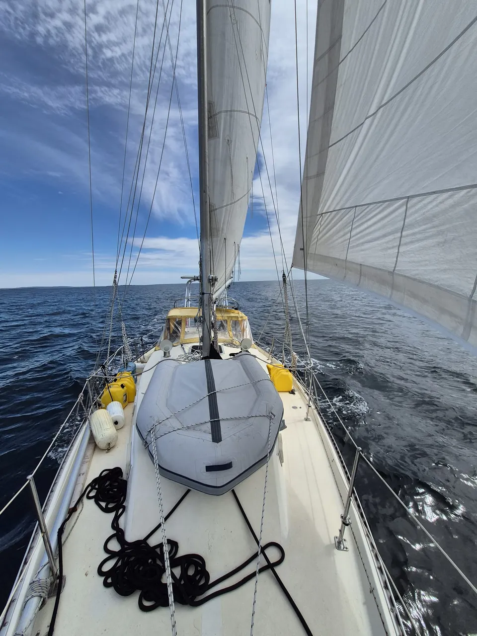 sailing-to-lunenburg.jpg