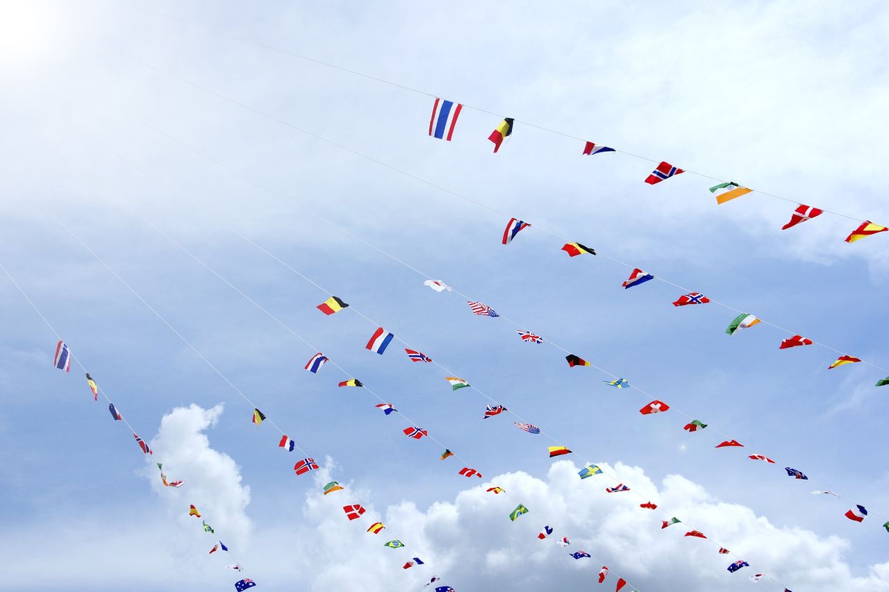bunting-961586_1920.jpg