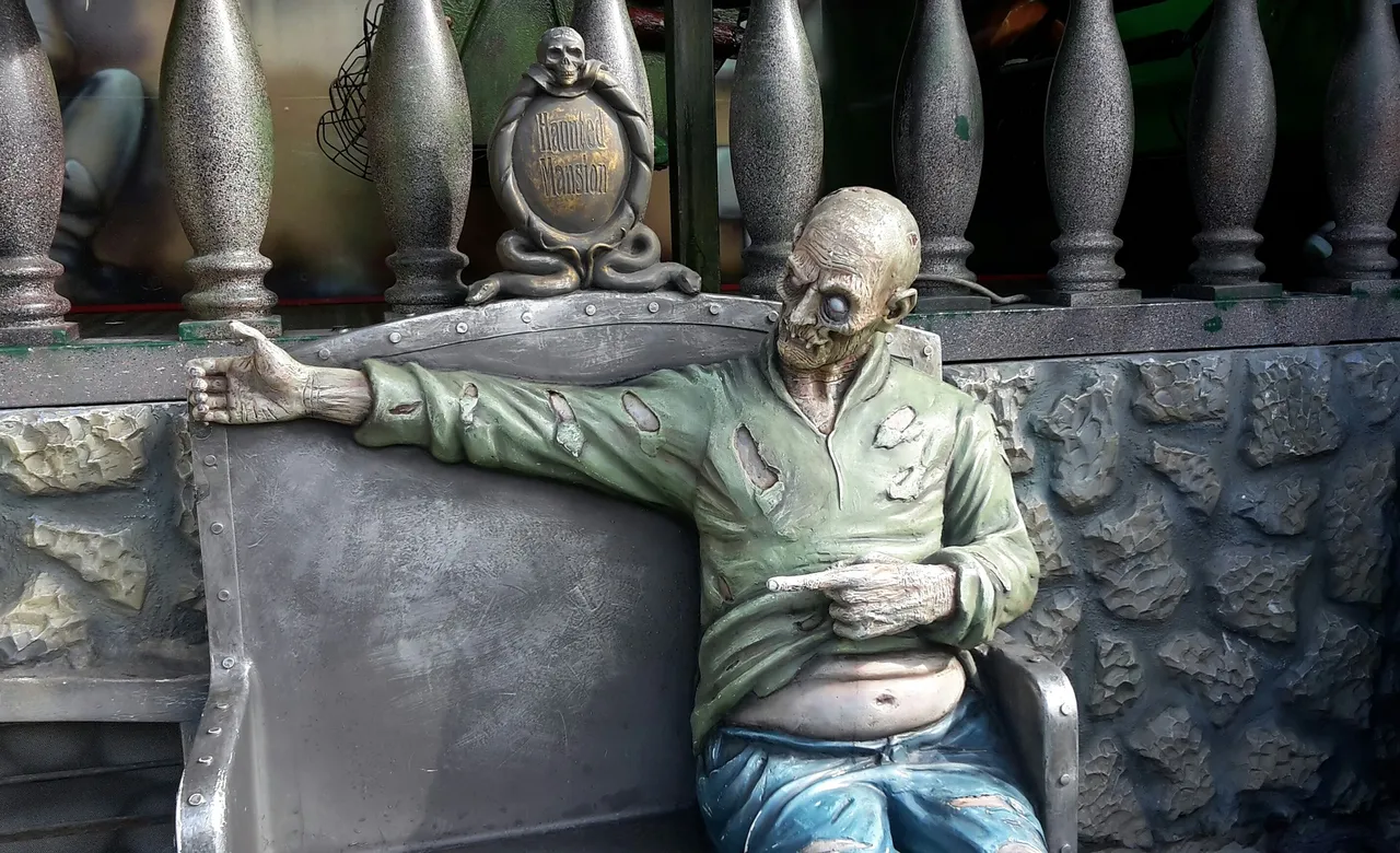 zombie-2815482_1920.jpg