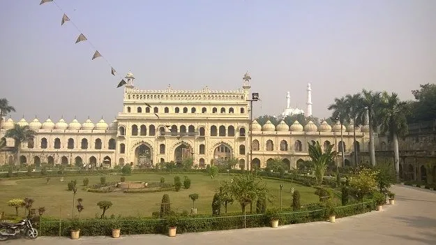 bara-imambara-walls.jpg