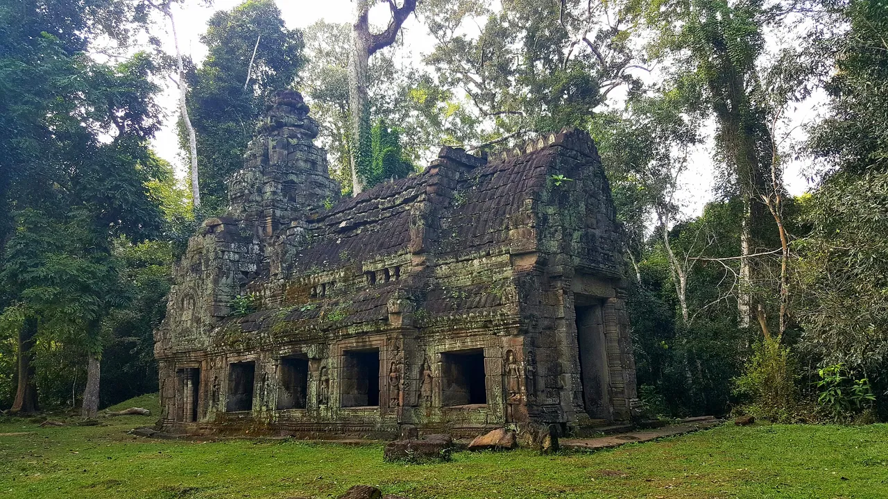 angkor-2226036_1920.jpg