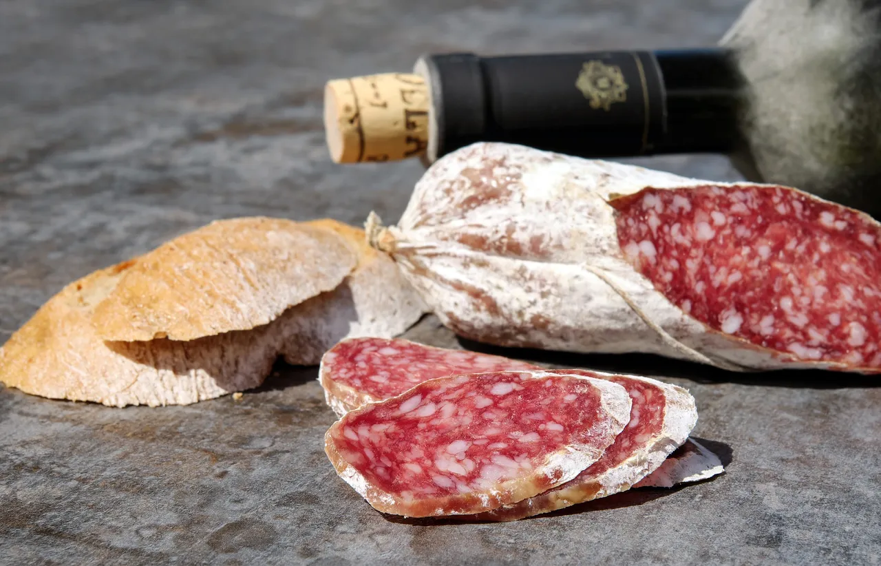 salami-2645403_1920.jpg