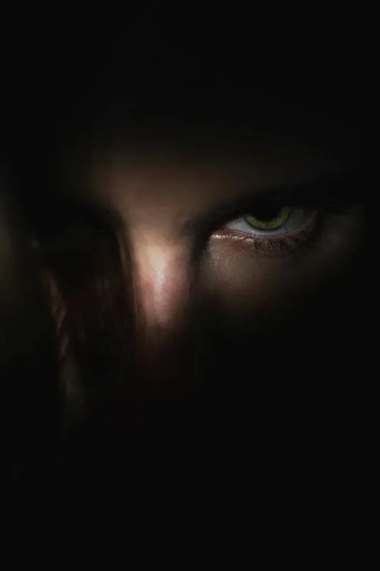 Eye_in_the_dark_720.jpg