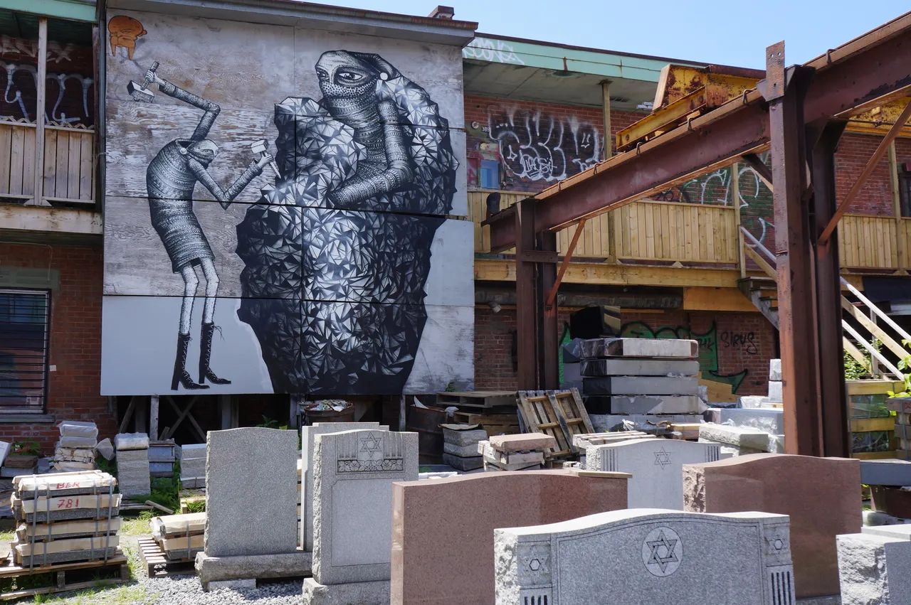 Article 04 - Phlegm 2013 Murale sur St Laurent 02.jpg