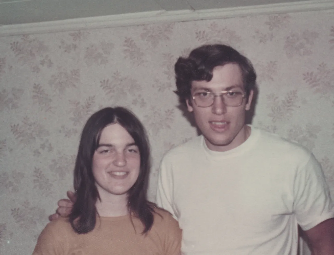 1974-05 - Aunt Karen Morehead, Uncle Jim Williams - 01.jpg