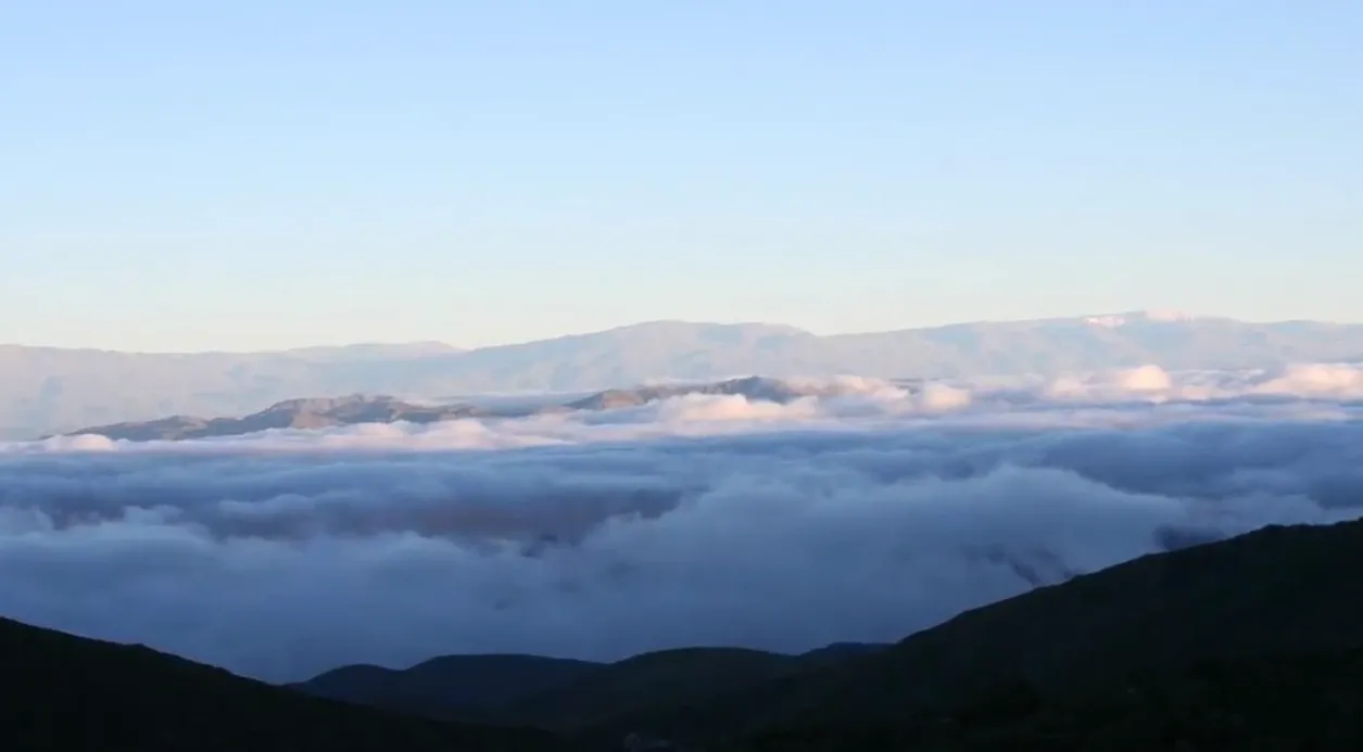 09.-The-National-Parks-of-Argentina-Aconquija-(Tucuman)-montanas-y-nubes.png
