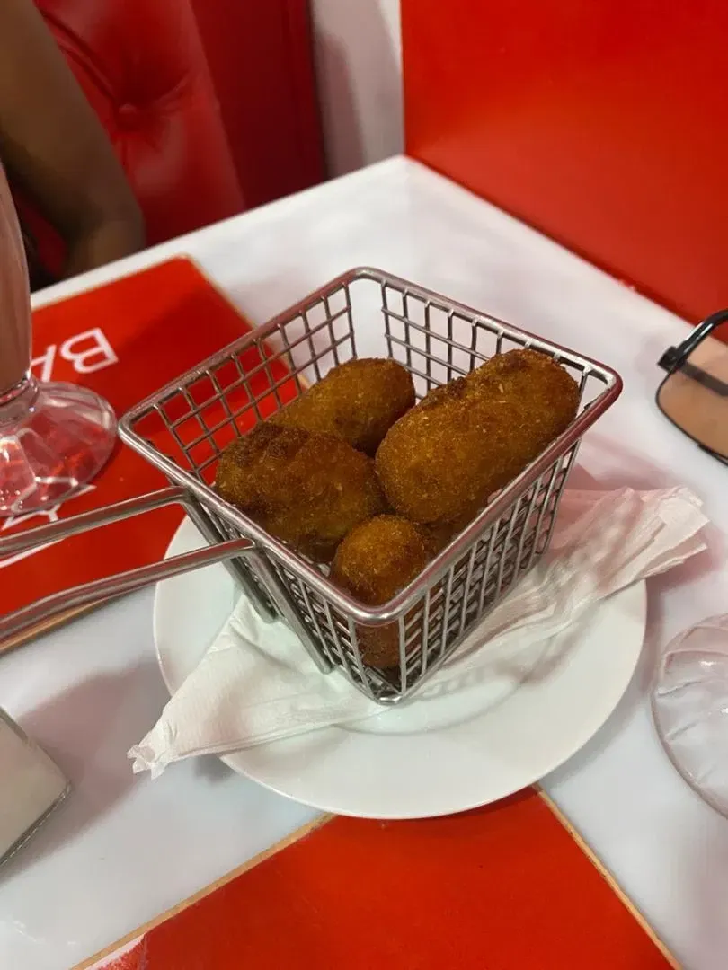 VAljMzGsfBgUANhP_1000047194.webp