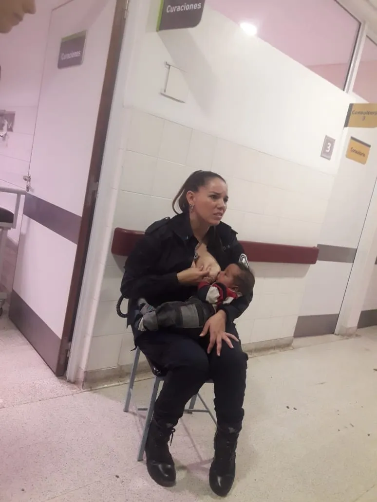 police breastfeeding 1.jpg