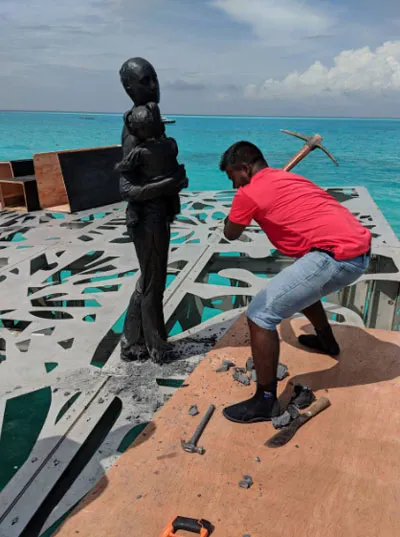 Patung-Bawah-Laut-Maldives.jpg