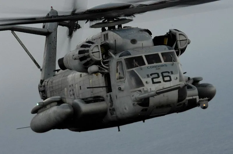 Sikorsky_CH-53E_(USMC)_172.jpg