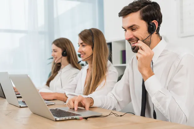 people-working-call-center.jpg