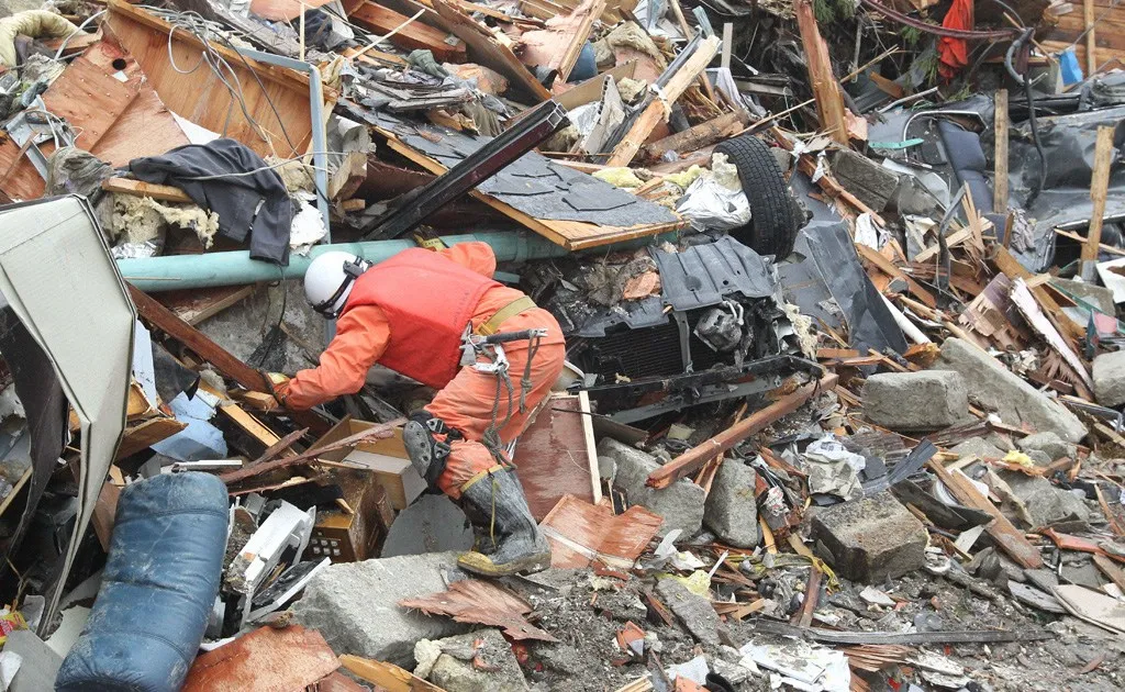 Japan-earthquake-aftermath.jpg