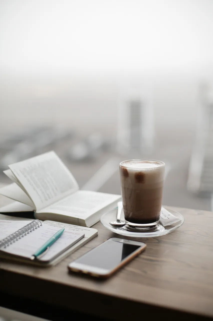 airport-coffee-cup-1684151.jpg