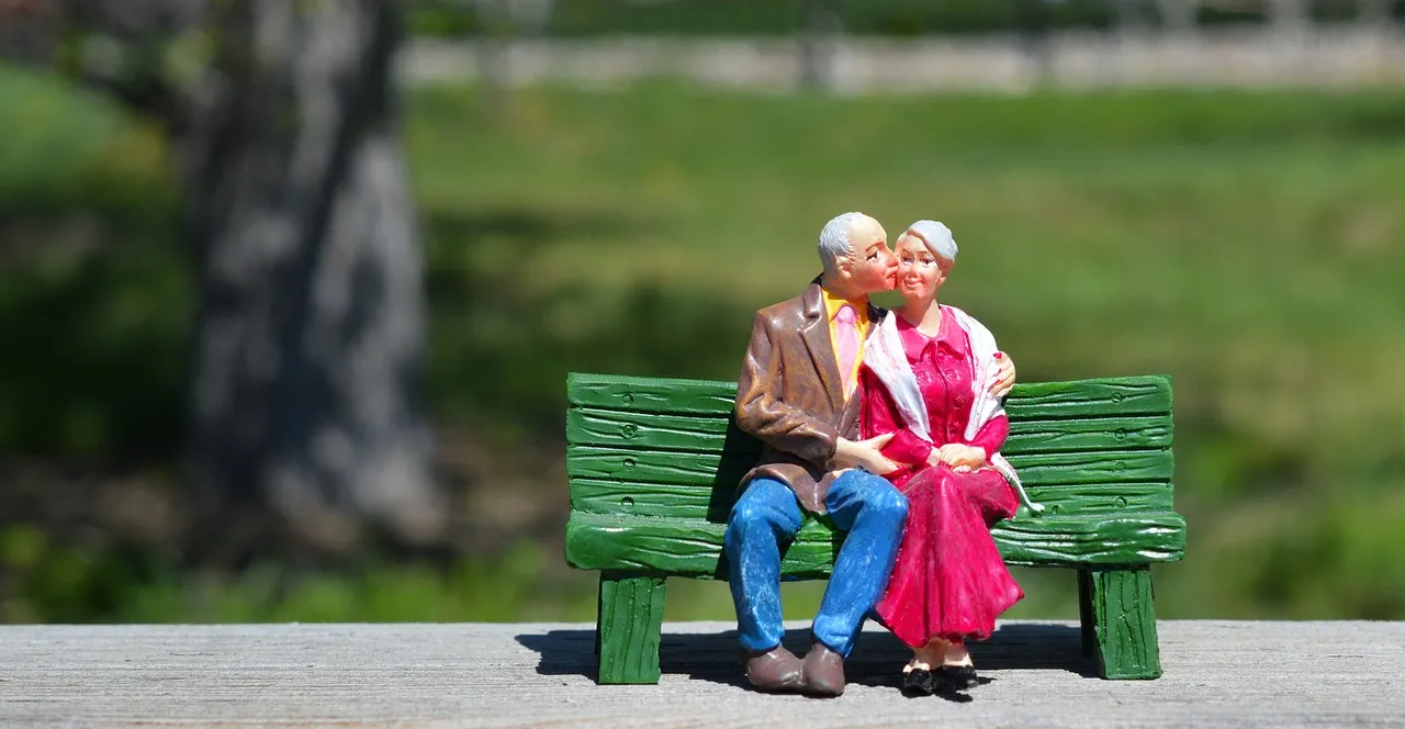 old-couple-2313286_1280(2).jpg
