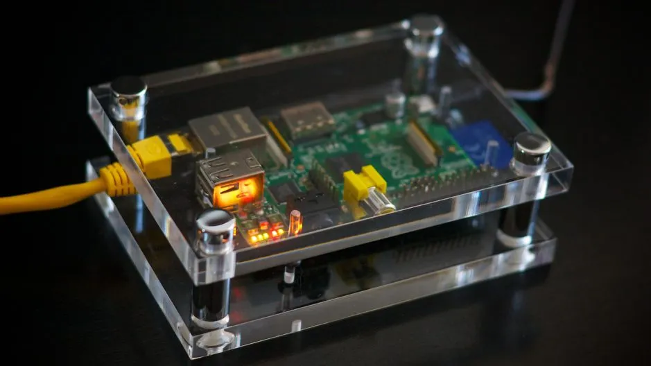 Raspberry_Pi_boxed-939x528.jpg