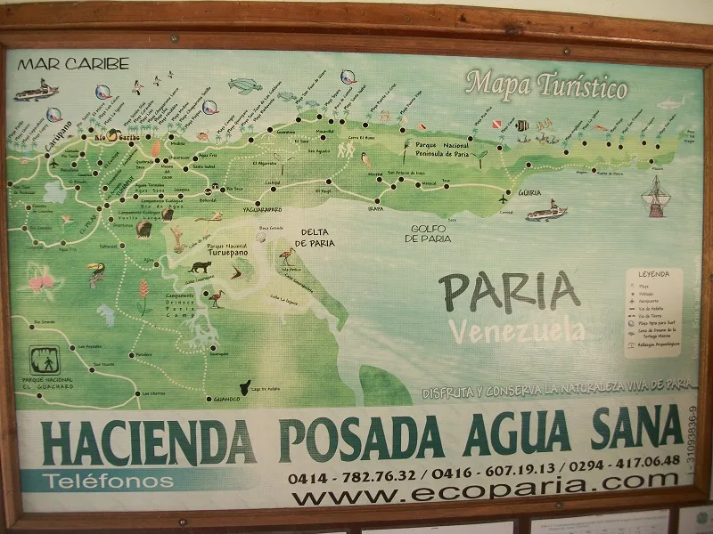 Carlera con mapa turístico de Paria.jpg