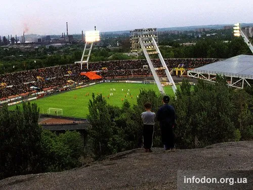 stadion_shakhtyor_2001_donetsk.jpg