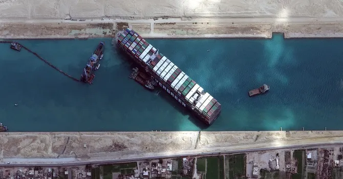 Suez_Canalshipstucklogistics.jpg