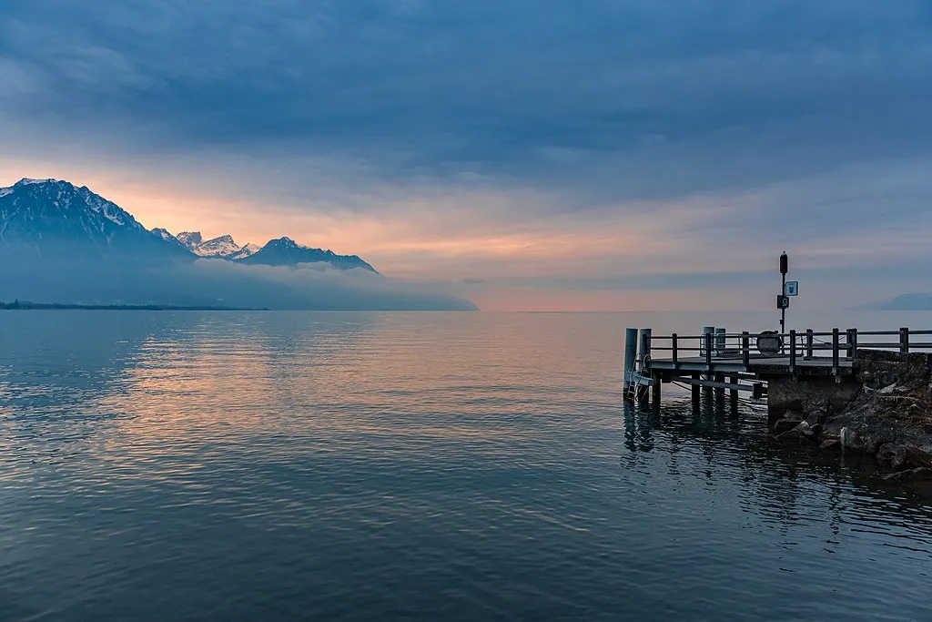 Lake_Geneva_from_Chillon_Castle.jpg