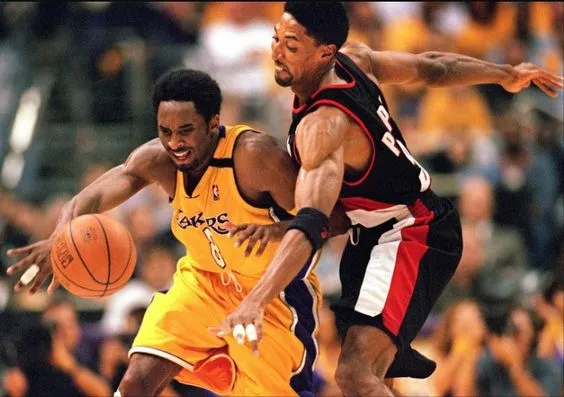 Pippen vs Kobe in 2000.jpeg