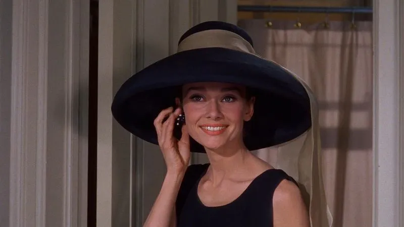 800px-Audrey_Hepburn_Tiffany's.jpg