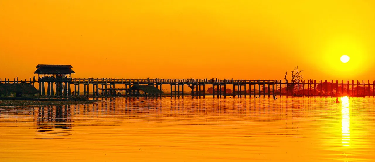 U Bein Bridge, Myanmar.jpg