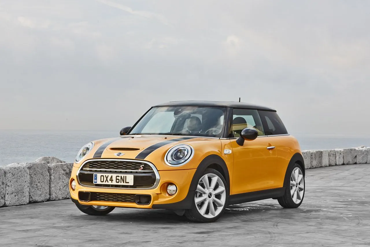 001-2015-mini-cooper-hardtop-1.jpg