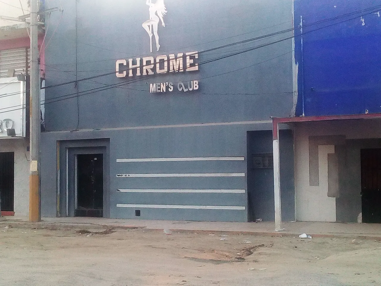 IMG_20180310_183143 Chrome men's club (near party.original.dull, unzips.inches.smaller) apparently closed.jpg