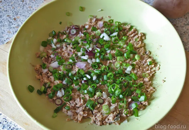 Салат из печени трески