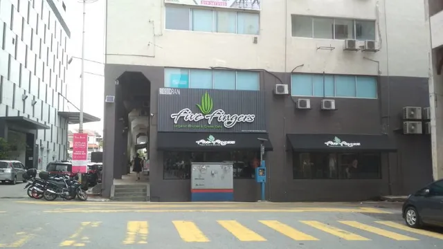 One of the vege shop located right outside of the mall