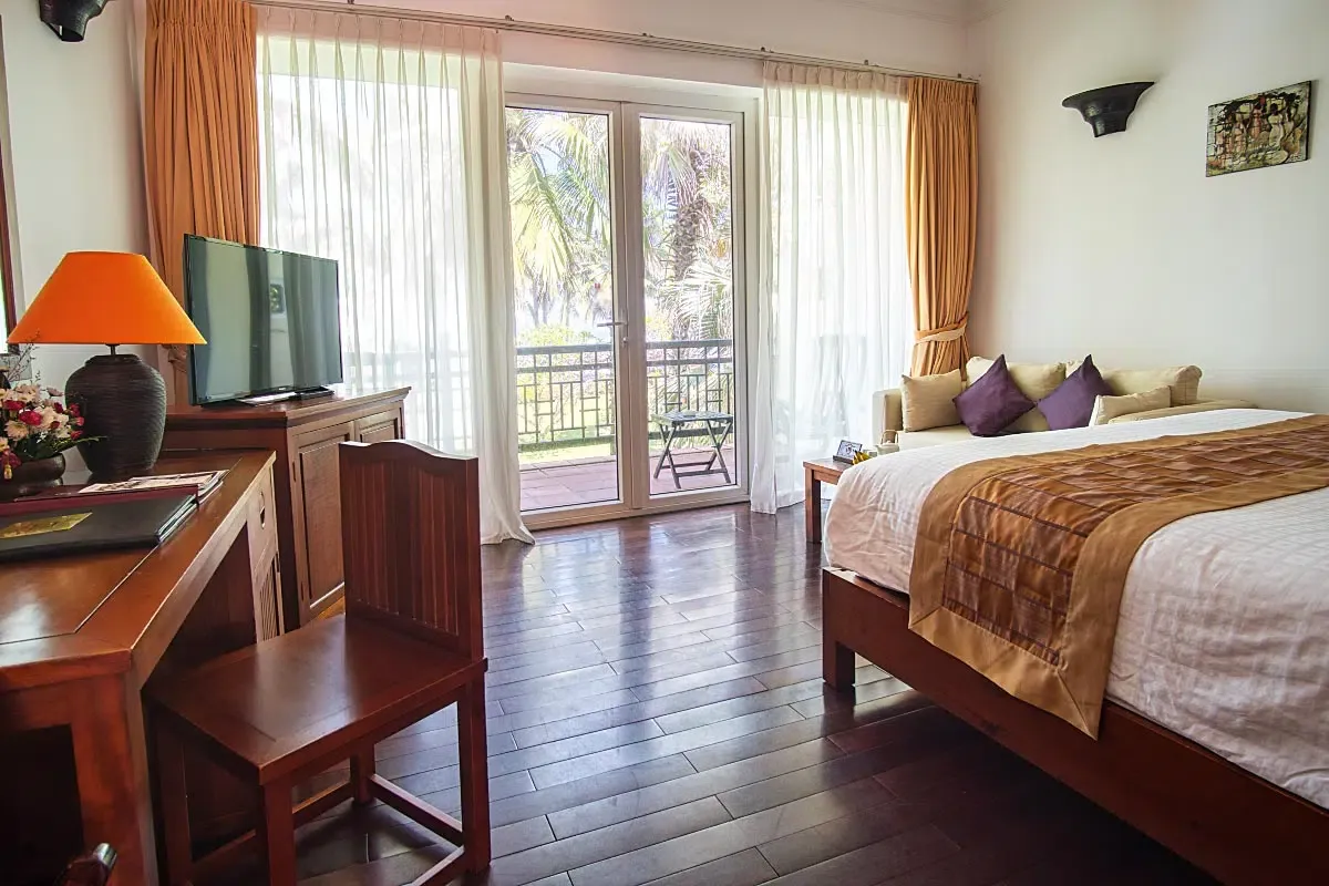 After the all-you-can-eat brunch, we were tempted to stay in this beautiful hotel room.