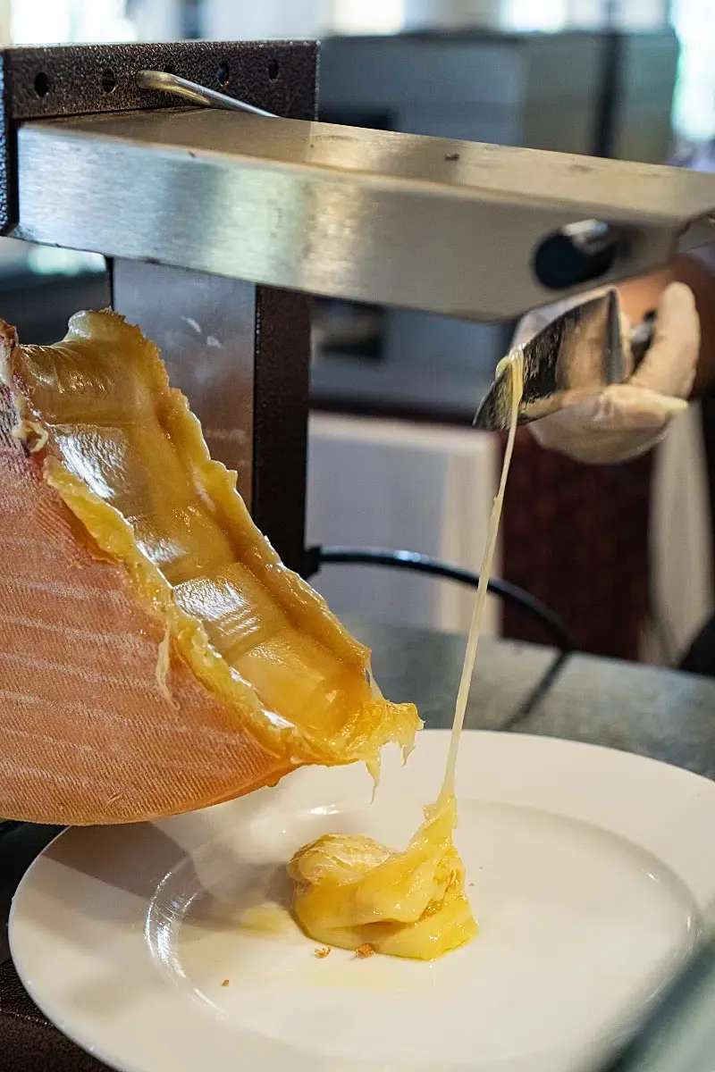 Raclette cheese doesn’t belong only to the ski cottages.