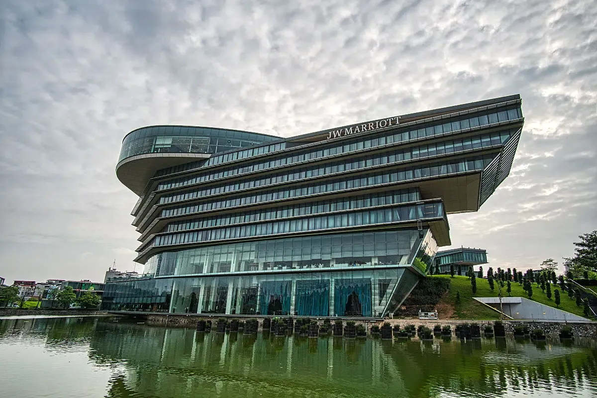 Next to the JW Marriott is the man-made Mễ Trì lake.